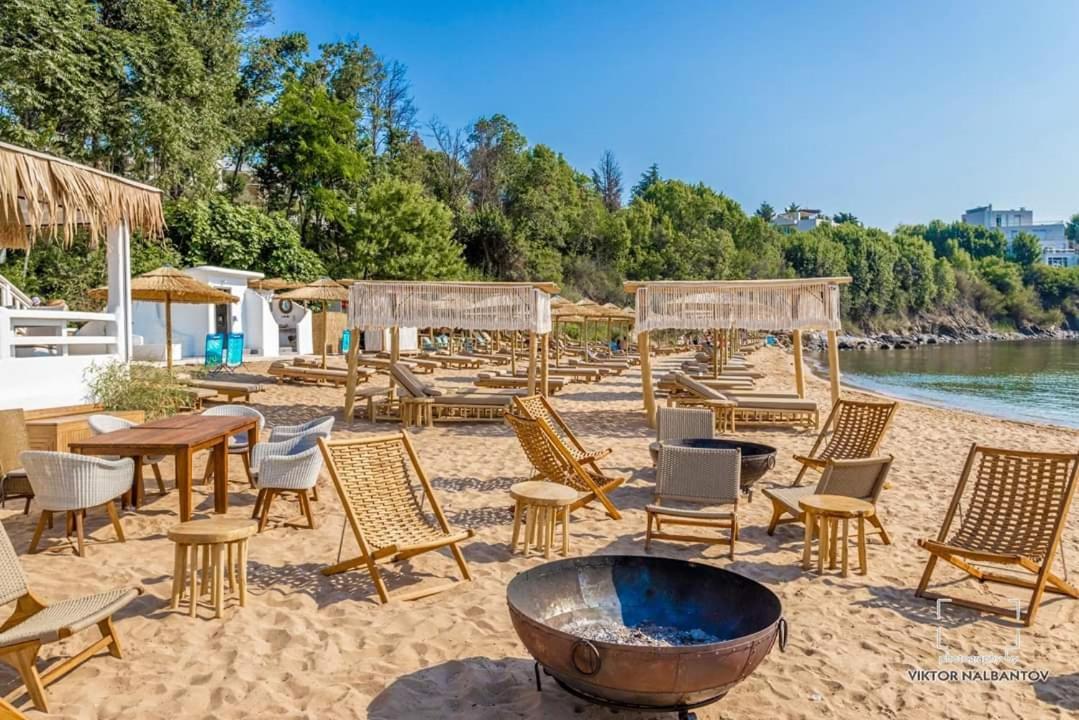Апартаменты July'S Island Deluxe Черноморец Экстерьер фото